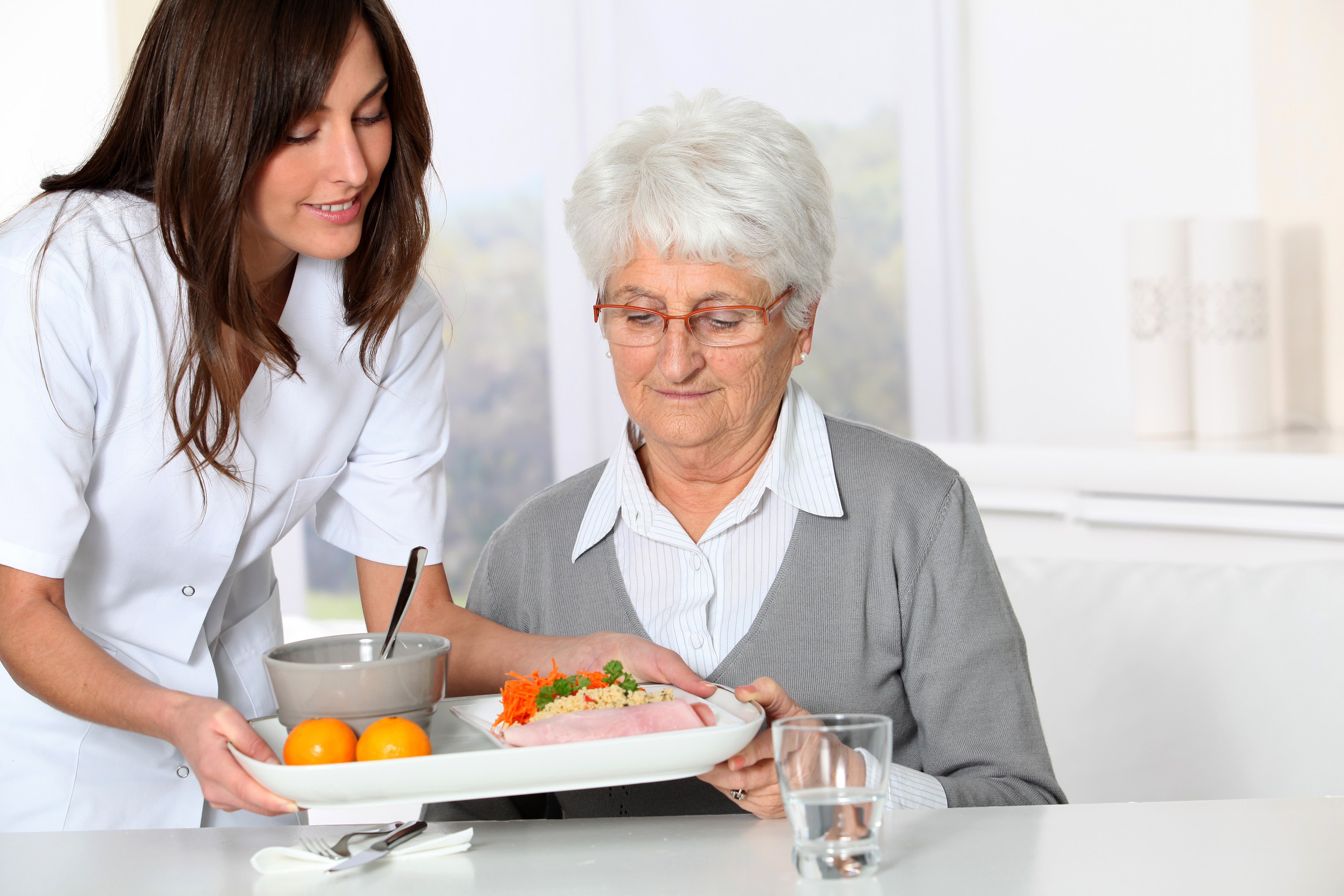 10 motive de luat în considerare legate de alimentaţia bătrânilor
